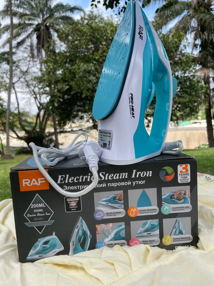 Fer à Repasser Vapeur RAF