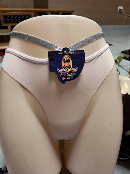 Seamless panties and cotton panties