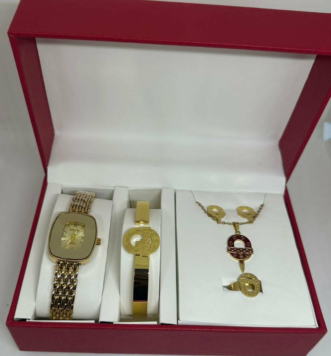 Coffret Montre et Bijoux Dorés