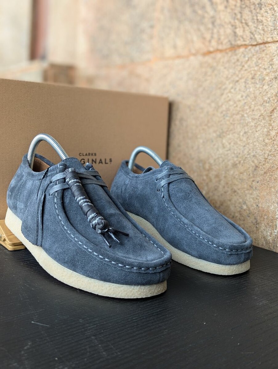CLARKS WALLABEES ( ORIGINAL SUED) BOXED