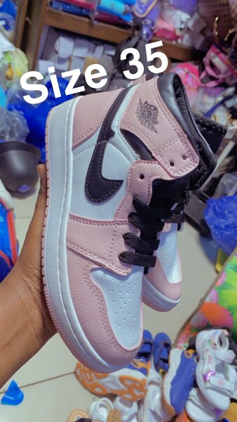 Kids fashionable shoes