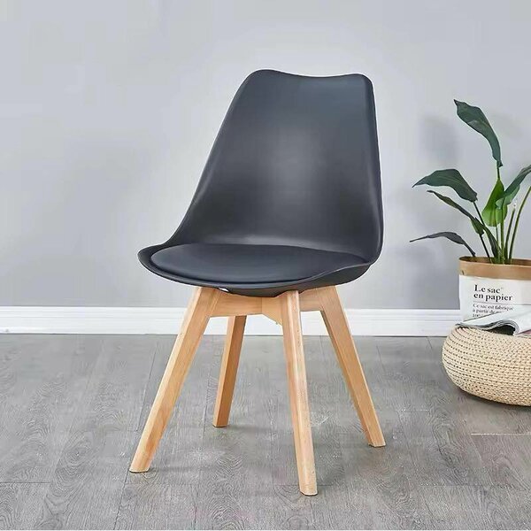 Chaise moderne en plastique