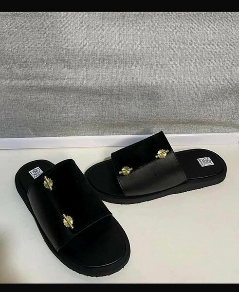 Sandales en cuir noir élégant