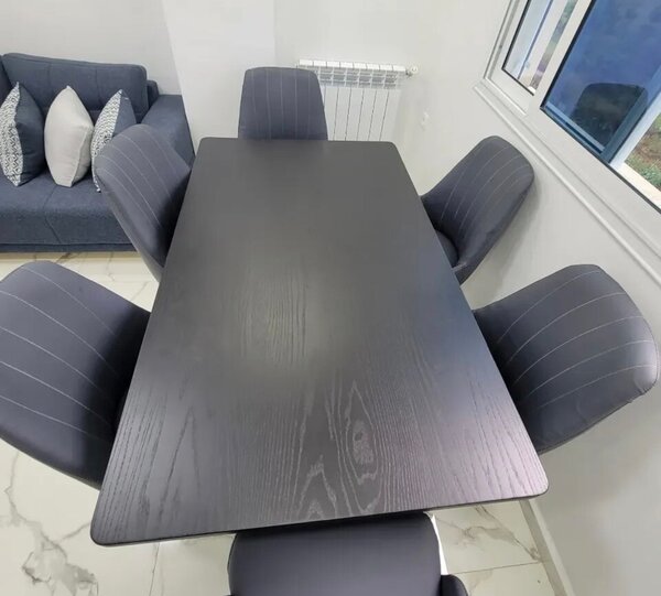 Set table et chaises modernes