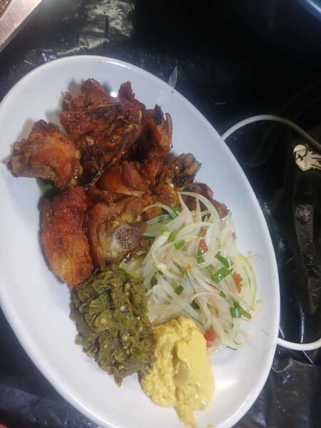 Demi poulet rôti épicé+attieke