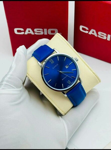 Montre Casio Bleu Élégante