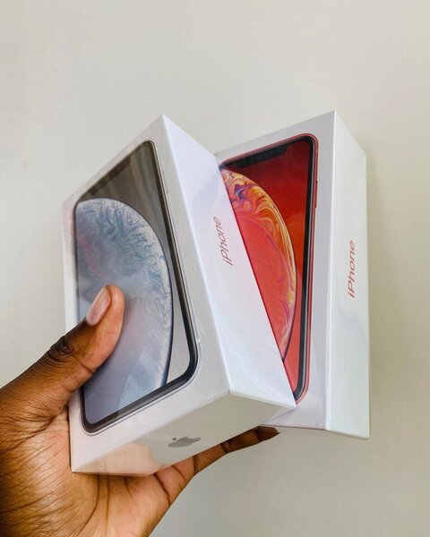 iPhone XR (BRAND NEW)