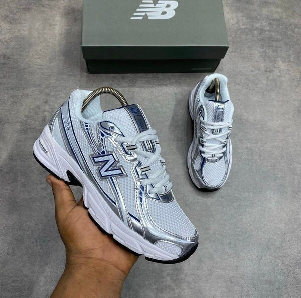 Baskets New Balance 740