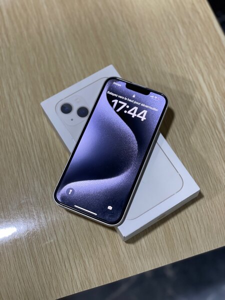 iPhone 13 simple 128 giga propre état 10/10 