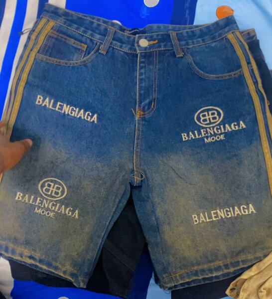 Shorts en jean Balenciaga