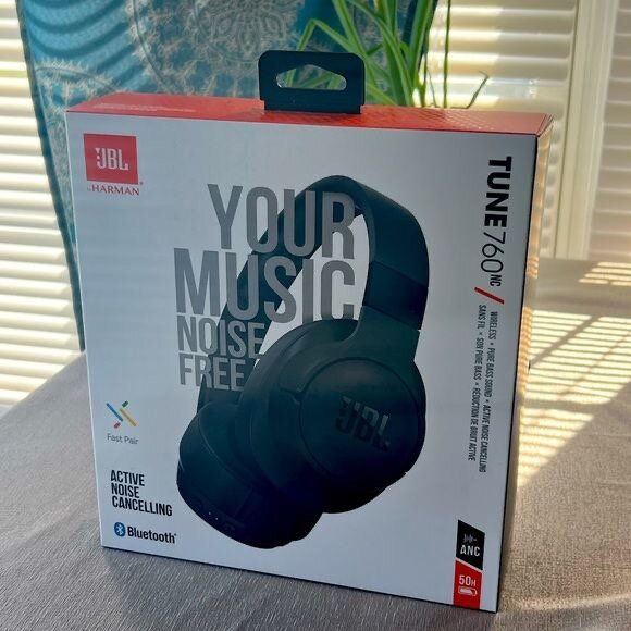 JBL Tune760NC Headphones