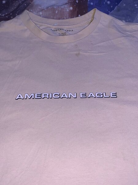 AMERICAN EAGLE GRAPHIC TEE.