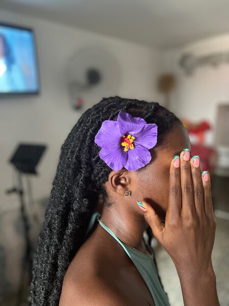 Ornement floral pour cheveux