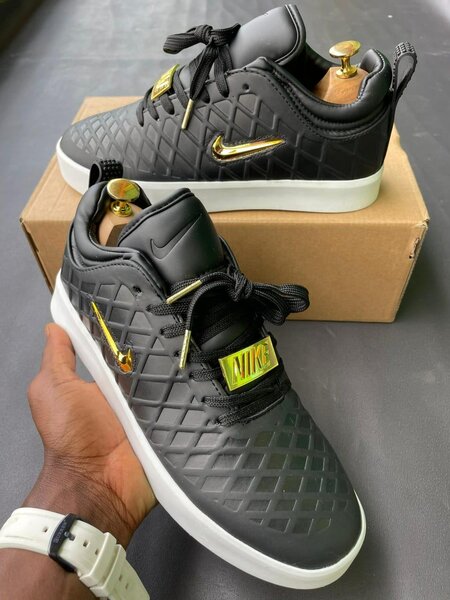 Baskets tendance en cuir blanches