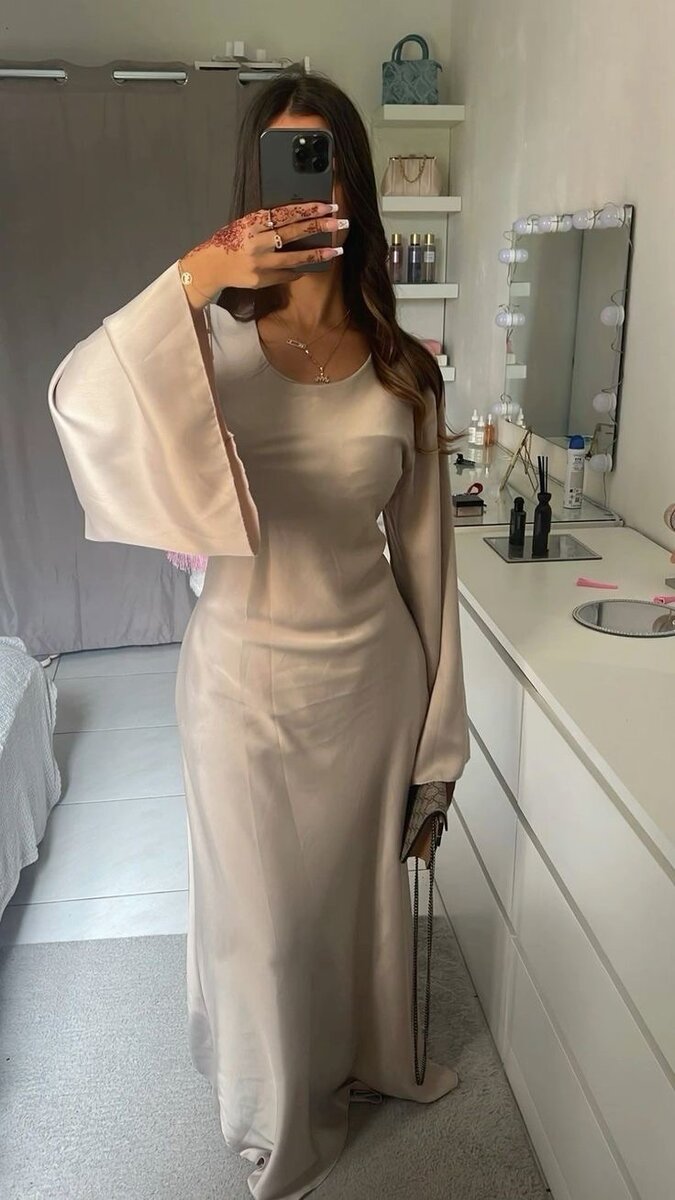 Magnifique robe qui couvre tout le corps