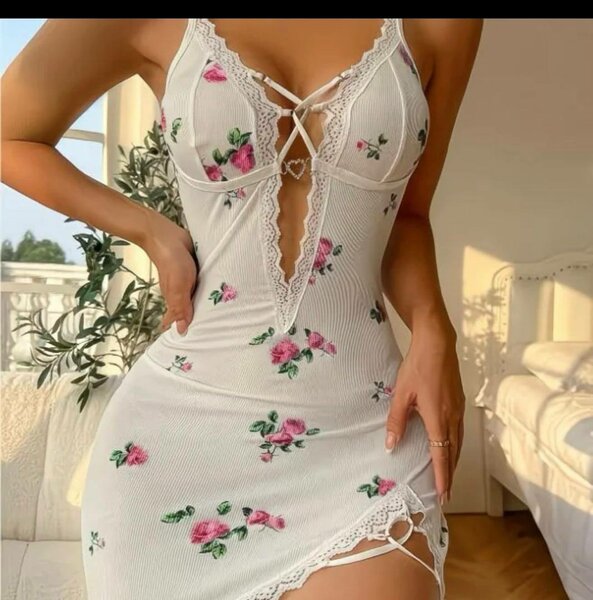 Nuisette en Dentelle Florale