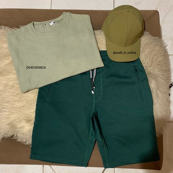 Tshirt shorts and cap