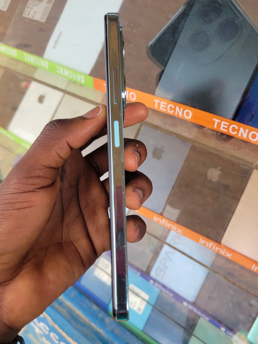 INFINIX HOT 40i 128 Giga