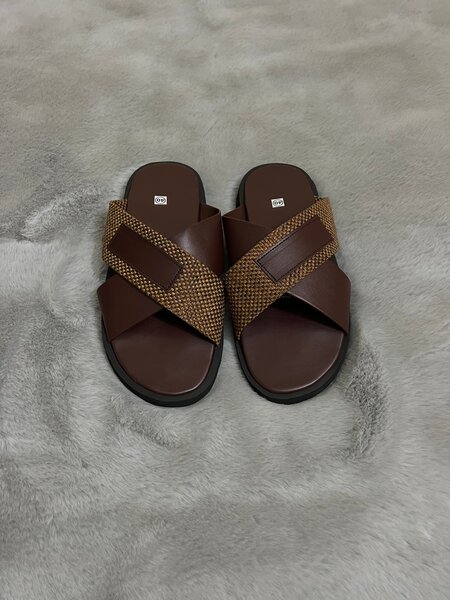 Sandales croisées en cuir