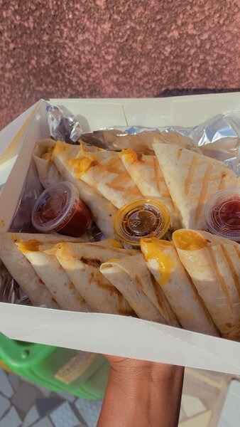 Tacos triangulaires savoureux