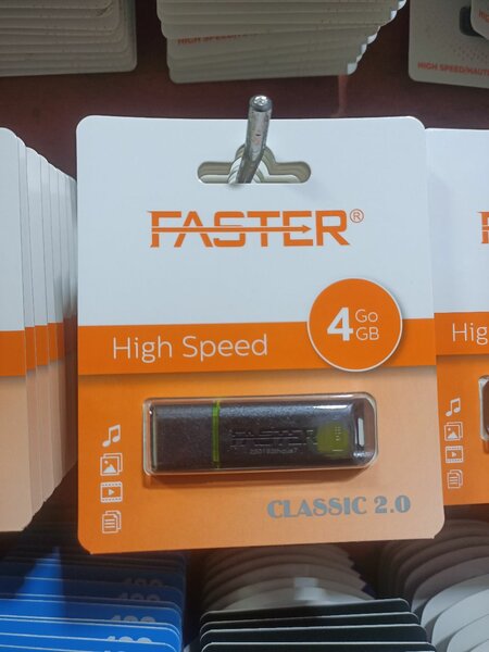 Clé USB 4 Go High Speed