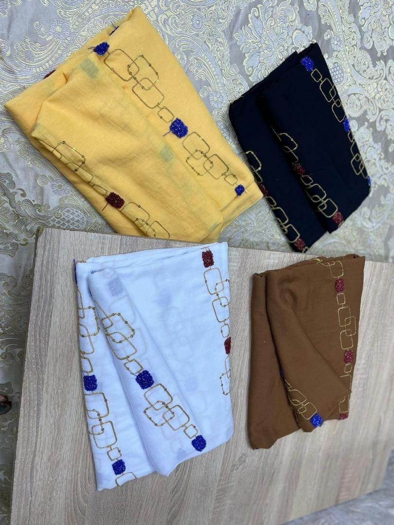 Lot de Tissus Colorés Brodés