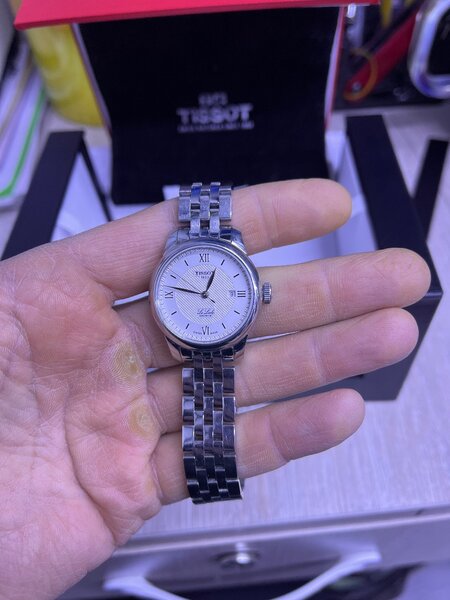 Женские наручные часы Tissot Le Locle