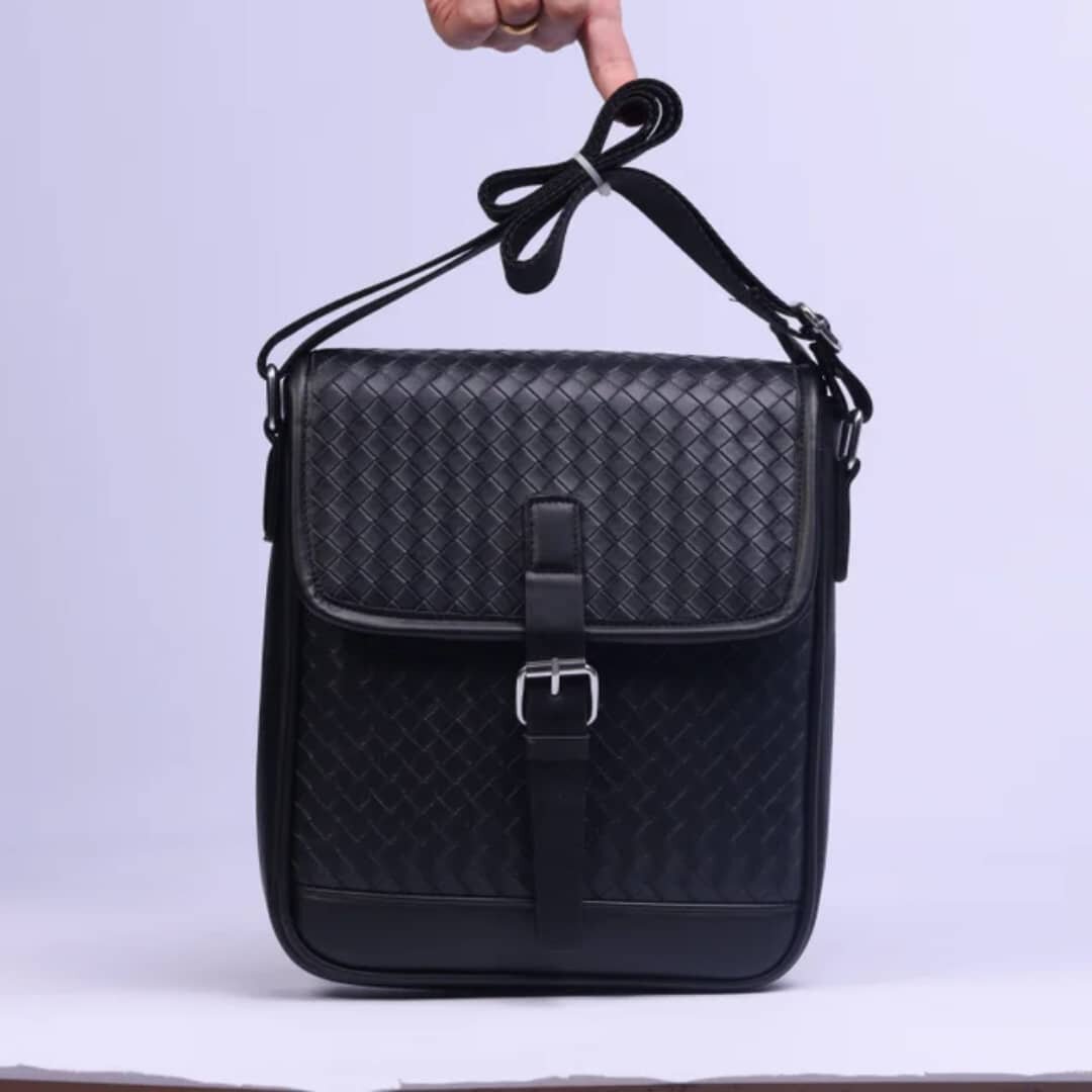 Sacoche en cuir tressé élégante