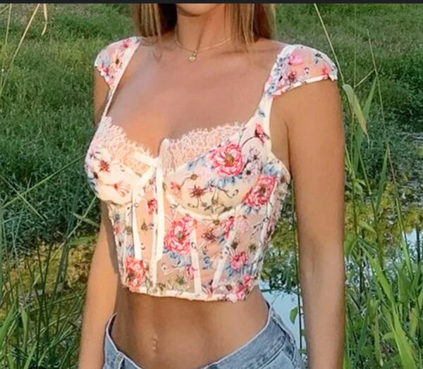 Ensemble lingerie floral élégant