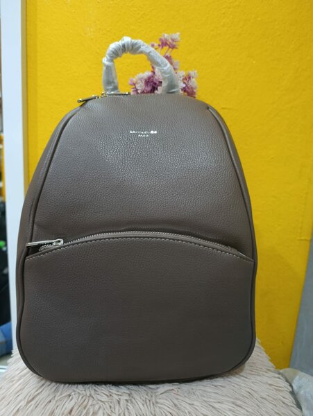 Sac à dos en cuir élégant