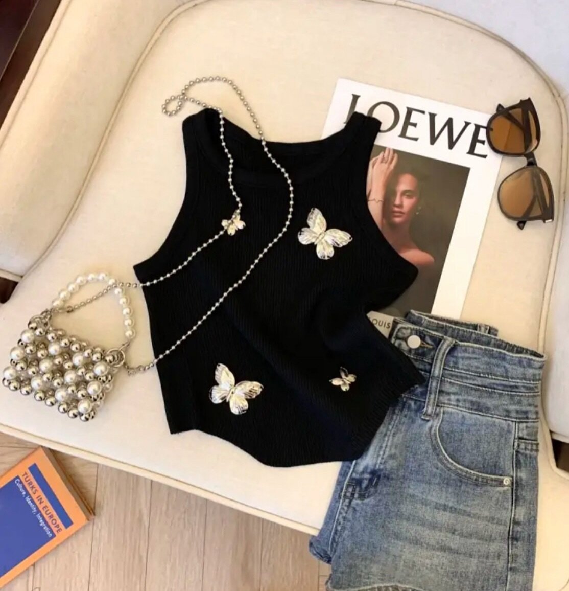 Модный топ с бабочками