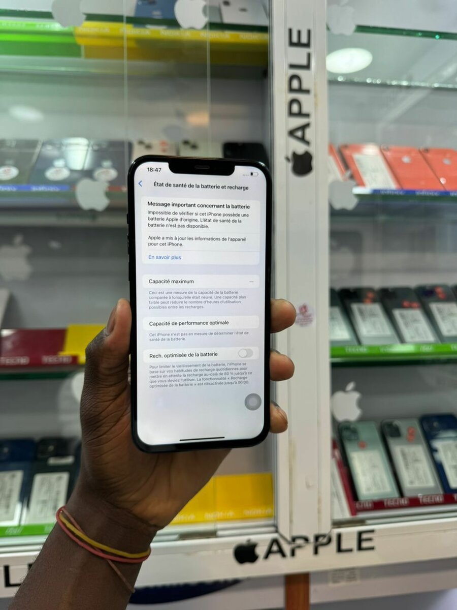 iPhone 13 pro écran et batterie changer tout passe propre 28