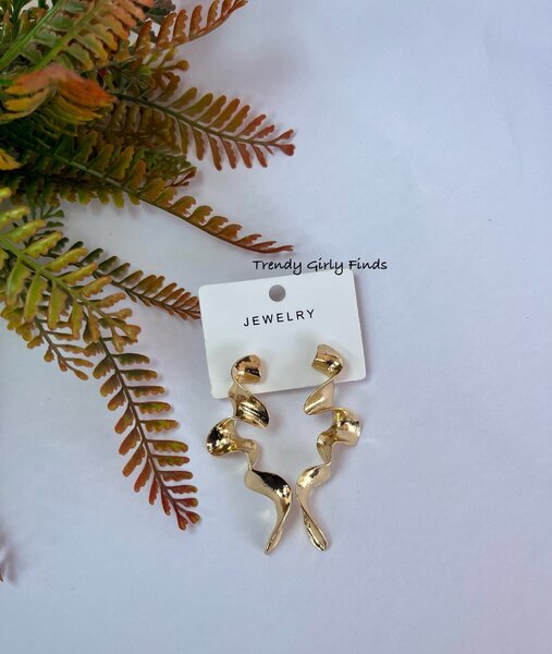 NICHOLE Statement earrings