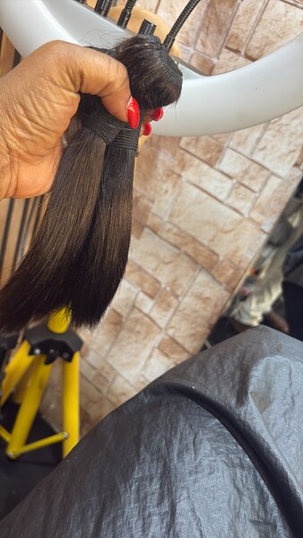 Extensions capillaires bouclés