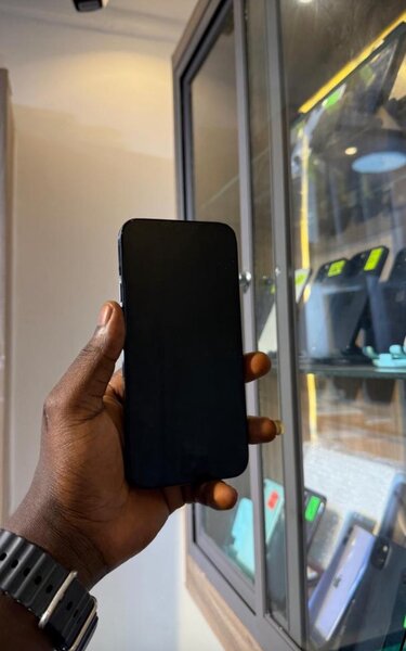 15pro max 256gig Bh91% eSIM Unlock @Ghc13,800 !!