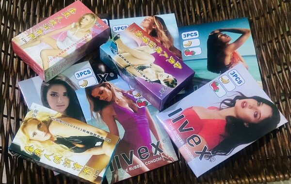 15 préservatifs + 3 lubrifiant