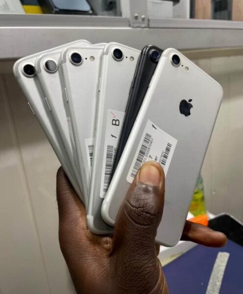 IPHONE 7 SIMPLE 32GO CASI NEUF