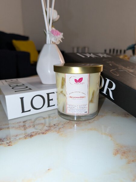 HANDMADE SCENTED CANDLE (BERRYCHEESE BLISS CANDLE) (300g)