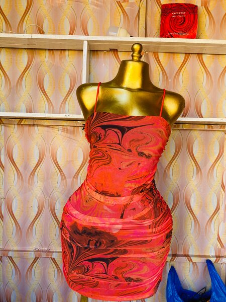 Robe moulante à motifs