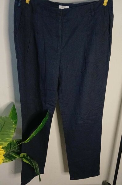 Pantalon en lin bleu élégant