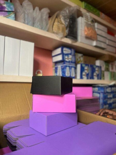 10 emballages colorées