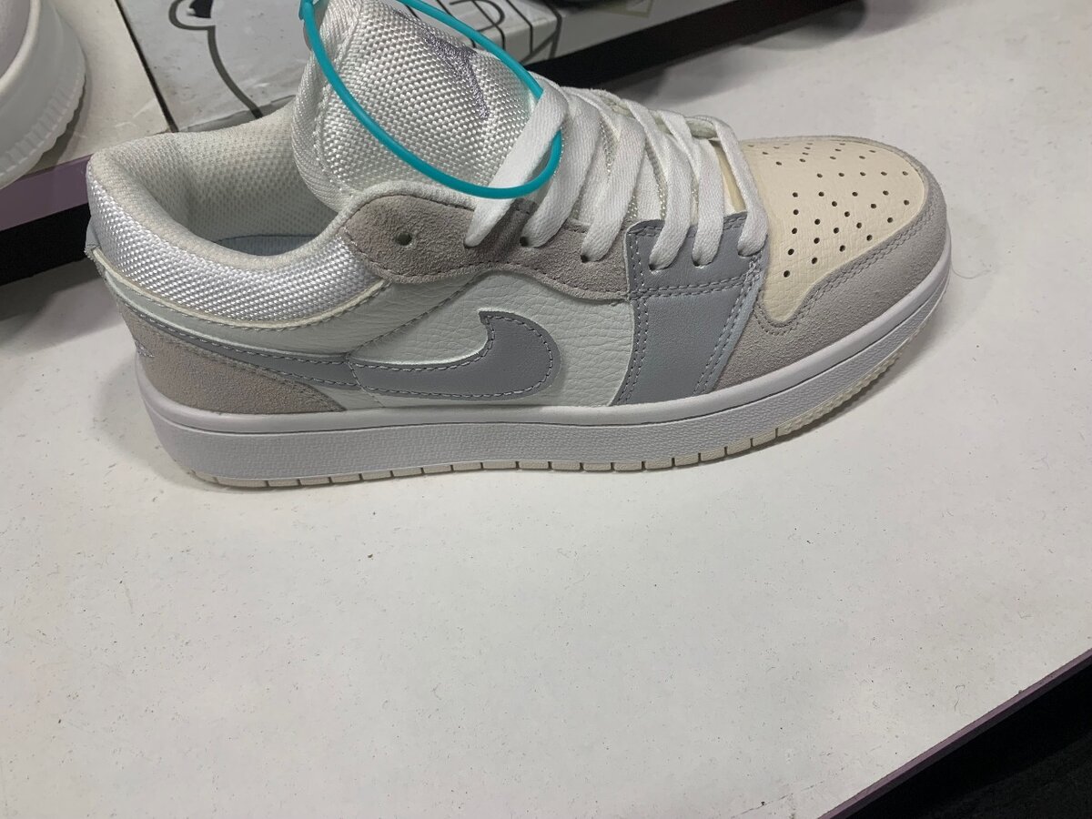 Кроссовки женски Jordan