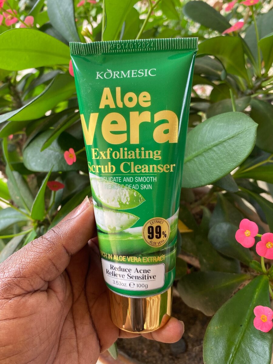Face scrub cleanser