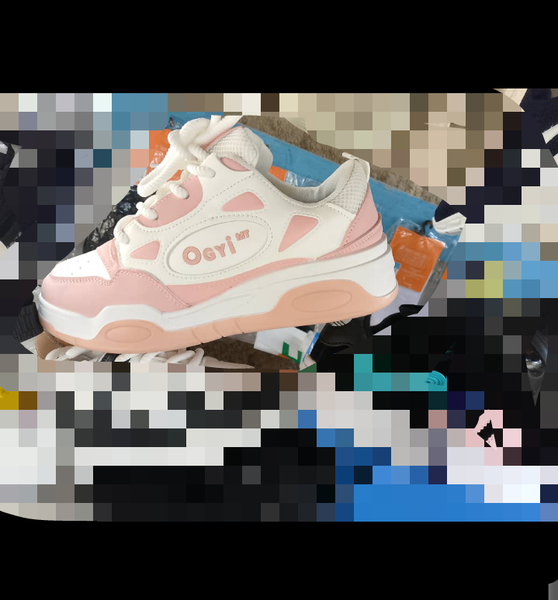 Baskets roses et blanches