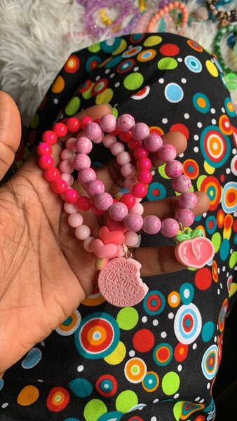 Bracelets en perles roses