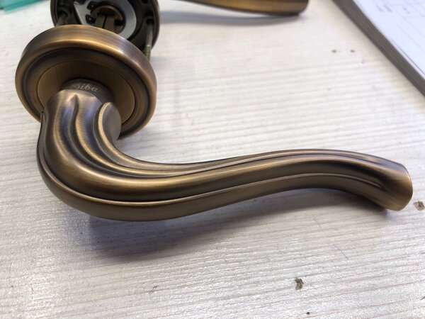 Ручка для двери. Качественный! Сделано полностью изметалла.