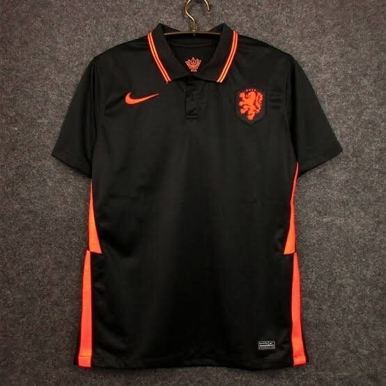 Polo sportif noir et orange