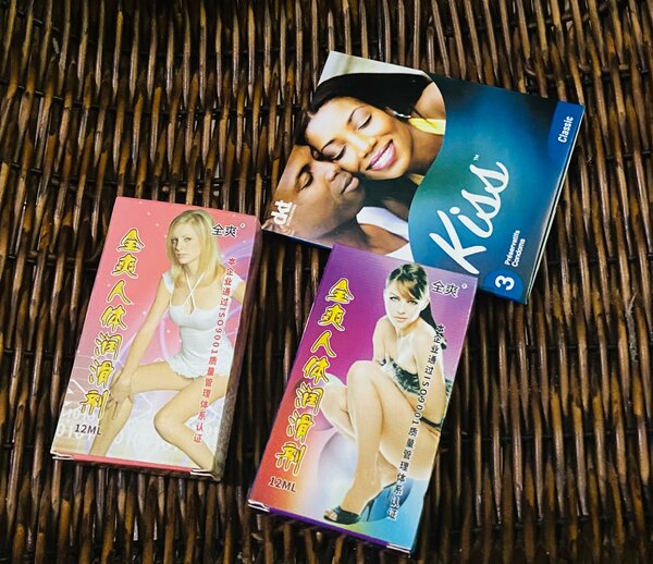 3 préservatifs + 2 lubrifiants