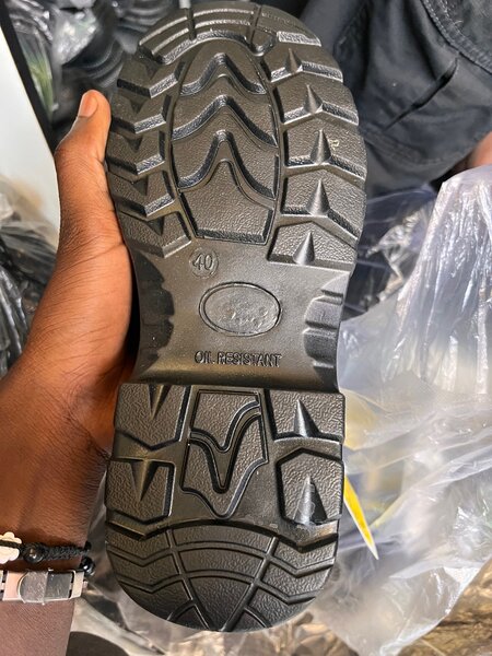 Safety boots