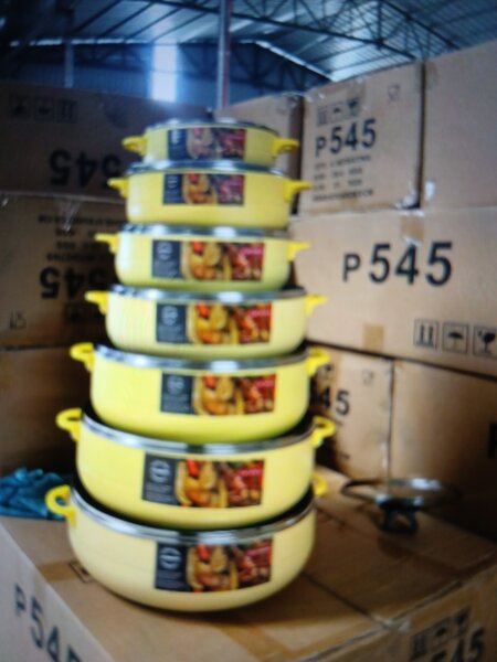 Ensemble de Marmites .